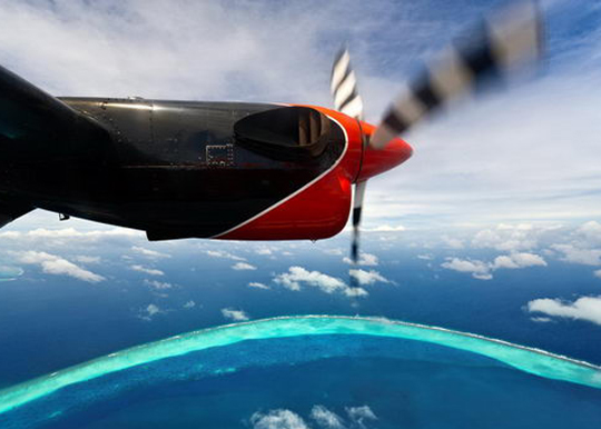 岛上娱乐项目较多从飞机上俯瞰海岛是一种独特的风景。